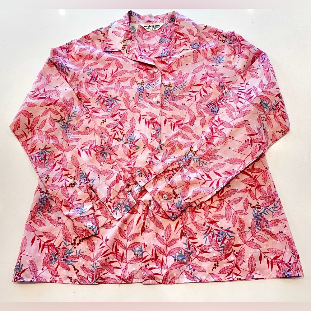 VINTAGE Alex Coleman Pink Floral Button-Up Blouse - in amazing condition
